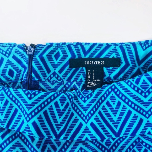 Forever 21 Patterned Envelope Skort Shorts - Picture 3 of 4